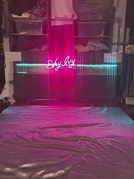 Snapshot of Shy_Ivy chatting on September 26, 2025, 8:27 pm Shy Ivy online show from September 26, 2025, 8:27 pm