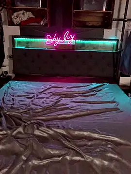 Snapshot of Shy_Ivy chatting on October 19, 2025, 8:11 pm Shy Ivy online show from October 19, 2025, 8:11 pm