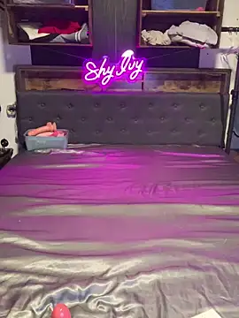 Snapshot of Shy_Ivy chatting on September 17, 2025, 9:39 pm Shy Ivy online show from September 17, 2025, 9:39 pm