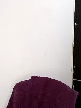 Emily dirty01 online show from September 17, 2025, 9:06 pm