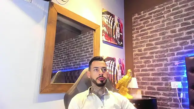 Snapshot of VinzenzRizzo chatting on October 14, 2025, 4:24 am VinzenzRizzo online show from October 14, 2025, 4:24 am