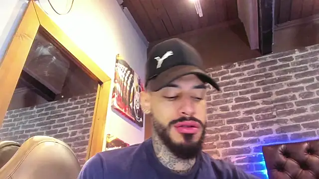 Snapshot of VinzenzRizzo chatting on September 25, 2025, 4:18 am VinzenzRizzo online show from September 25, 2025, 4:18 am