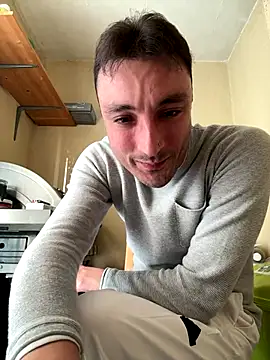 Snapshot of SemprePerverso chatting on October 24, 2025, 3:22 pm SemprePerverso online show from October 24, 2025, 3:22 pm