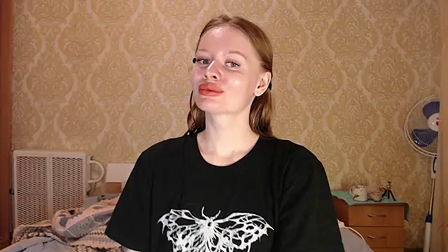 Kitkaat00 online show from April 16, 2026, 1:23 pm