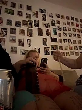 Snapshot of mrandmrsdarkside chatting on October 9, 2025, 8:20 pm mrandmrsdarkside online show from October 9, 2025, 8:20 pm