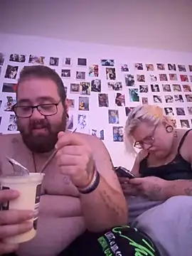 Snapshot of mrandmrsdarkside chatting on October 10, 2025, 8:42 pm mrandmrsdarkside online show from October 10, 2025, 8:42 pm