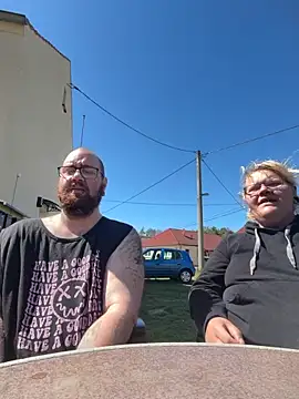 mrandmrsdarkside online show from April 23, 2026, 11:49 am