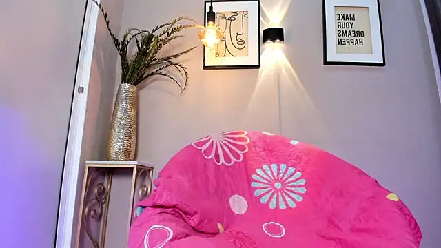 dulce fiore07 online show from October 1, 2025, 12:42 pm