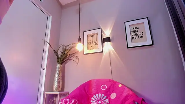 dulce fiore07 online show from September 13, 2025, 12:38 pm