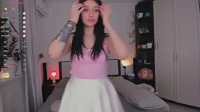 Snapshot of AriellaAllure chatting on November 13, 2025, 4:00 pm AriellaAllure online show from November 13, 2025, 4:00 pm