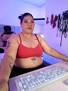 Snapshot of AndreaKinky chatting on November 24, 2025, 8:14 am AndreaKinky online show from November 24, 2025, 8:14 am