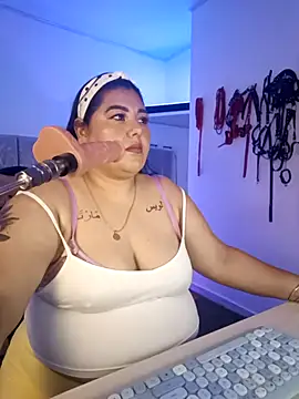 Snapshot of AndreaKinky chatting on November 15, 2025, 8:18 am AndreaKinky online show from November 15, 2025, 8:18 am