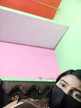 SEXY-SIMI-BHABI online show from October 9, 2025, 9:43 am