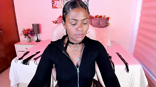 Snapshot of Lucie_Harper chatting on September 10, 2025, 8:08 pm Lucie Harper online show from September 10, 2025, 8:08 pm