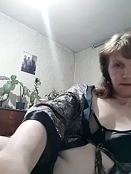 Flower2931 online show from April 30, 2026, 7:54 pm