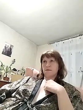 Flower2931 online show from April 8, 2026, 7:15 pm