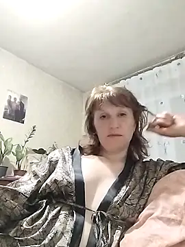 Flower2931 online show from April 1, 2026, 7:33 pm