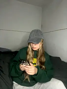 tetutamy online show from October 1, 2025, 10:02 pm