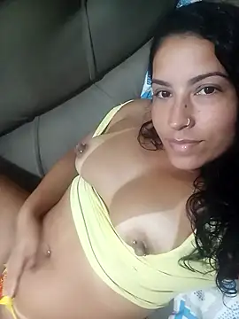 Snapshot of Danivinix chatting on November 15, 2025, 6:06 am Danivinix online show from November 15, 2025, 6:06 am