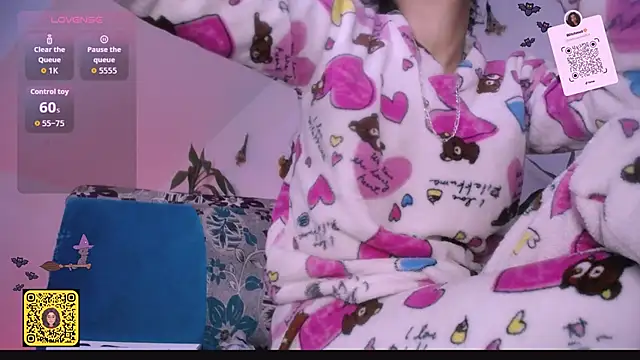 Snapshot of Nocturnawitch chatting on October 24, 2025, 1:10 pm Nocturnawitch online show from October 24, 2025, 1:10 pm