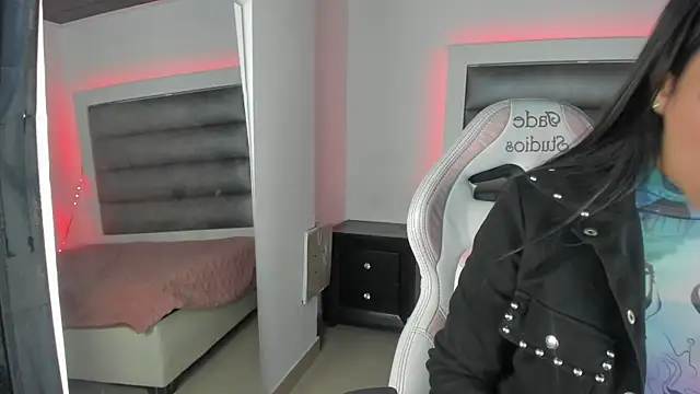 Andrea brunnette online show from October 4, 2025, 1:12 pm