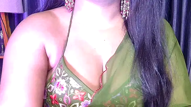 Webrowncouple online show from March 18, 2026, 5:58 pm