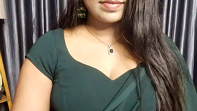 Webrowncouple online show from October 9, 2025, 3:34 pm