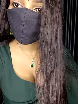 Webrowncouple online show from October 5, 2025, 8:05 am