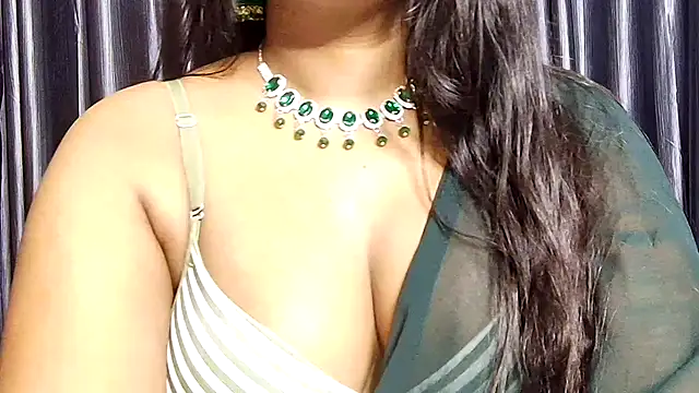 Webrowncouple online show from November 20, 2025, 3:45 pm