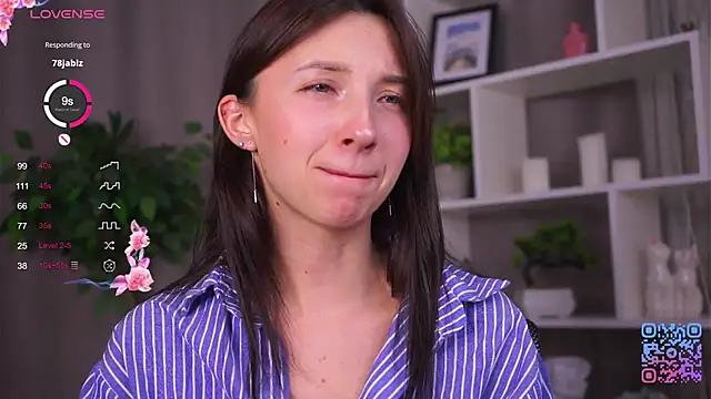 Snapshot of DaisyBlaze chatting on November 12, 2025, 4:11 pm DaisyBlaze online show from November 12, 2025, 4:11 pm