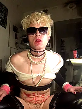 Snapshot of Sissy_Cindy_Whore chatting on October 31, 2025, 1:13 am Sissy Cindy Whore online show from October 31, 2025, 1:13 am