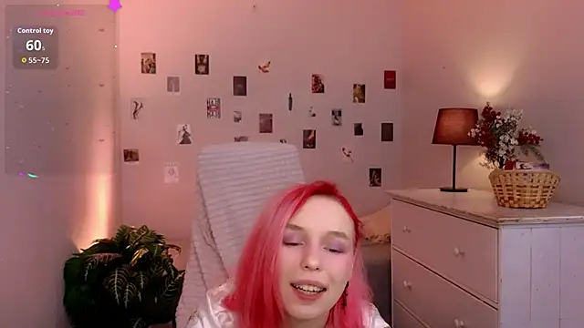 NaomiYoru online show from April 4, 2026, 8:37 pm