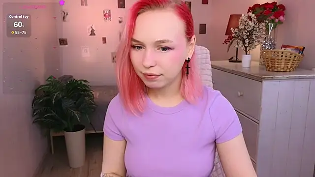 NaomiYoru online show from April 26, 2026, 8:28 pm