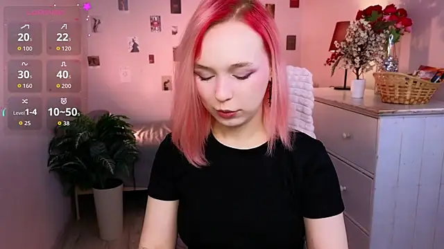 NaomiYoru online show from April 28, 2026, 8:35 pm