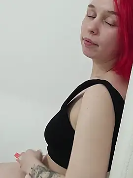 Snapshot of NaomiYoru chatting on October 26, 2025, 6:41 pm NaomiYoru online show from October 26, 2025, 6:41 pm