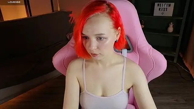 Snapshot of NaomiYoru chatting on October 11, 2025, 8:43 pm NaomiYoru online show from October 11, 2025, 8:43 pm