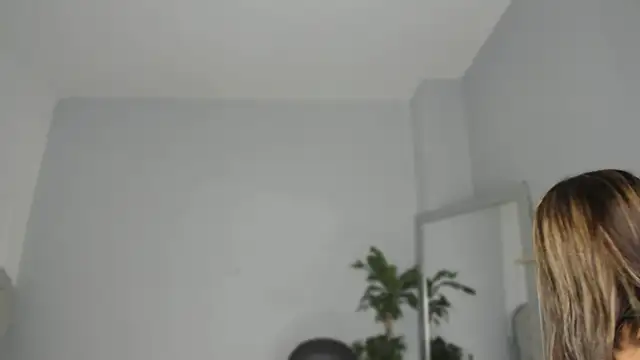 Alix 18  online show from September 10, 2025, 11:20 am