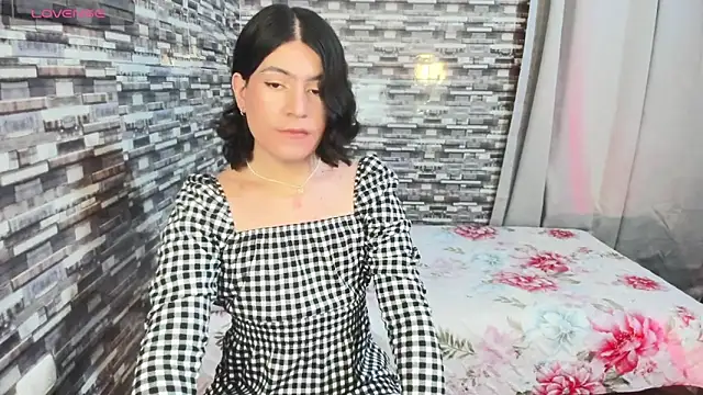 xxxEmmaxx online show from December 19, 2025, 4:27 am