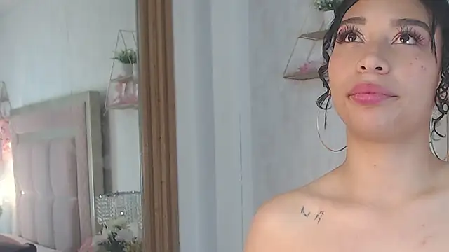 SofiaWhites online show from April 14, 2026, 3:50 pm