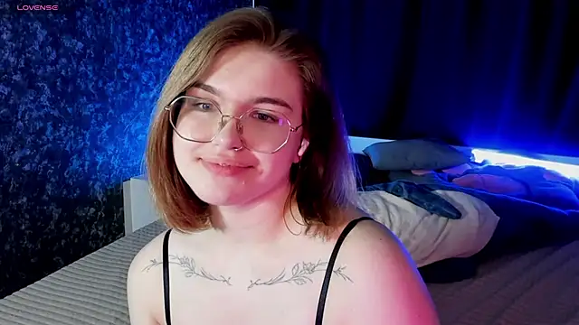 SophieMurrr online show from April 16, 2026, 9:39 pm