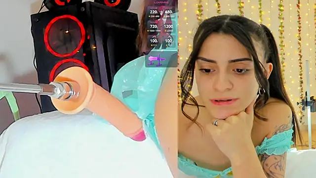 Kitty  Rose   online show from October 15, 2025, 10:23 am