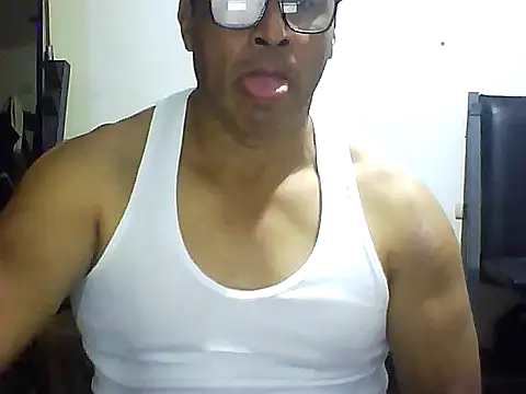 Snapshot of sexigym35 chatting on October 25, 2025, 4:00 am sexigym35 online show from October 25, 2025, 4:00 am