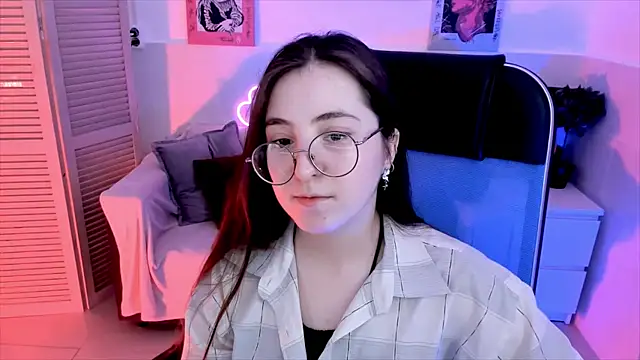 VirtuallVoyant online show from October 8, 2025, 7:32 am