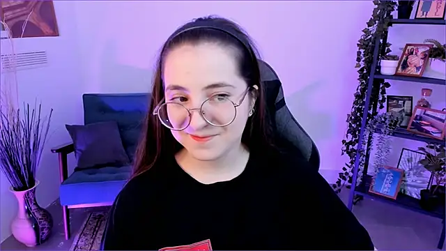 VirtuallVoyant online show from September 30, 2025, 5:02 am