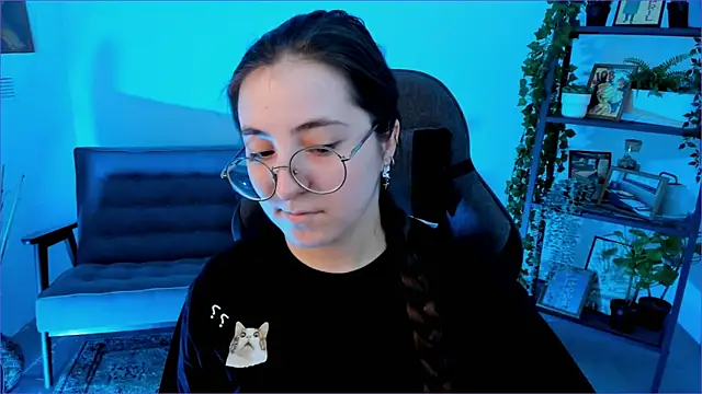 VirtuallVoyant online show from October 2, 2025, 7:12 am