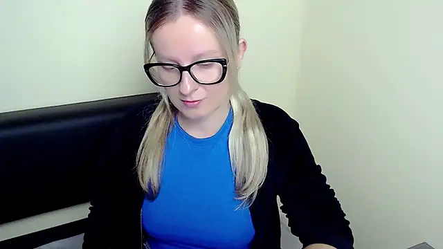 VanillaRose  online show from September 12, 2025, 6:24 am