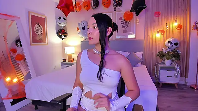 AuroraEvanss online show from October 27, 2025, 9:38 pm