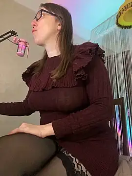 CrazyPinky online show from December 10, 2024, 2:39 pm
