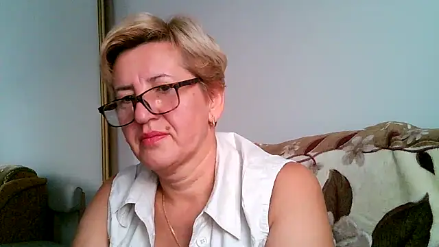 Dana4921 online show from September 21, 2025, 4:01 pm