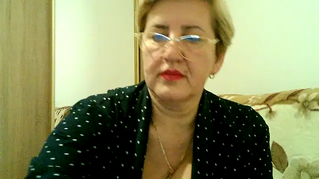 Dana4921 online show from November 28, 2025, 5:24 pm